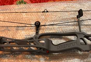 Hoyt Stratos 36