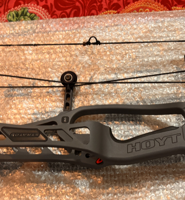 Hoyt Stratos 36