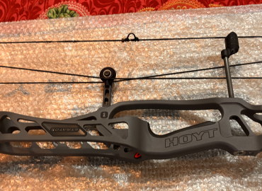 Hoyt Stratos 36