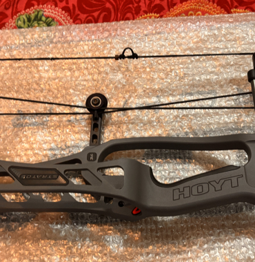 Hoyt Stratos 36
